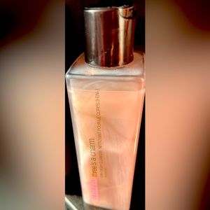 Mark 3 in 1 Bubble Bath Body Wash Shampoo Snow Drop Flower Fruit Amber & Spice